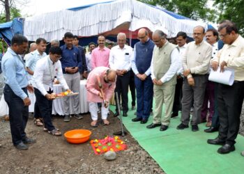 विद्यापीठात आता सूर्याची वीज, सौर ऊर्जा प्रकल्पाचे पालकमंत्र्यांच्या हस्ते लोकार्पण