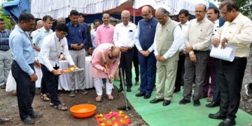 विद्यापीठात आता सूर्याची वीज, सौर ऊर्जा प्रकल्पाचे पालकमंत्र्यांच्या हस्ते लोकार्पण