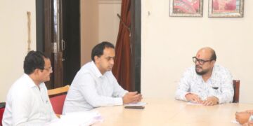 महावितरणच्या तारा चोरी प्रकरणी ताबडतोब गुन्हे नोंदवा ; पालकमंत्री गुलाबराव पाटील यांचे पोलिसांना निर्देश
