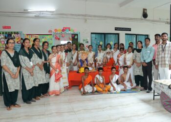 गोदावरी इंग्लिश मीडियम सीबीएसई शाळेत गुरुपौर्णिमेचा कार्यक्रम उत्साहात साजरा