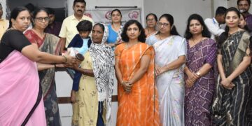 जामनेरात कुपोषित बालकांना औषधी वाटप व आहाराबाबत मार्गदर्शन