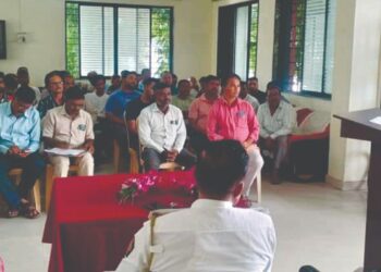 स्कूल बसच्या’ वाहन चालकांनी समजावून घेतले वाहतुकीचे नियम