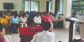 स्कूल बसच्या’ वाहन चालकांनी समजावून घेतले वाहतुकीचे नियम
