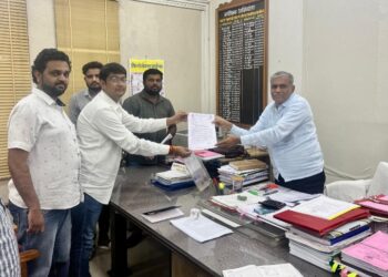वाघूर विभागाचे कार्यकारी अभियंता गोकुळ महाजन यांच्यावर कारवाई न झाल्यास आंदोलन करण्याचा इशारा
