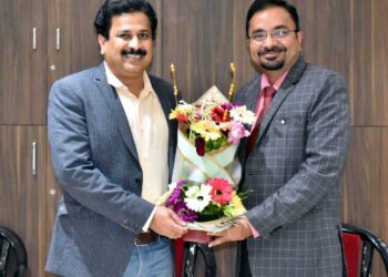 तिन दशकाहून अधिक काळाची वैद्यकिय क्षैत्रातील अधिष्ठातांची चिरस्थायी मैत्री अधोरेखित