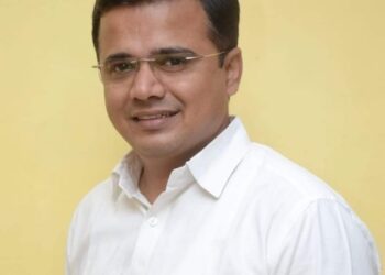 किरण लाडवंजारी यांना गुणवंत कर्मचारी पुरस्कार जाहीर