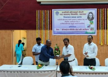 उत्तर महाराष्ट्र विद्यापीठात कवयित्री बहिणाबाई चौधरी अध्ययन व संशोधन केंद्राच्या वतीने कवी संमेलन उत्साहात संपन्न