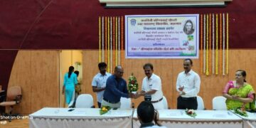 उत्तर महाराष्ट्र विद्यापीठात कवयित्री बहिणाबाई चौधरी अध्ययन व संशोधन केंद्राच्या वतीने कवी संमेलन उत्साहात संपन्न