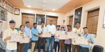 “समाजकार्य मध्यस्थीने ‘शिवणकला आणि सौंदर्य साधना’ महिलांना प्रशिक्षण”