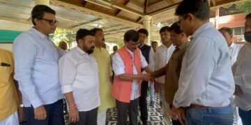 चाळीसगाव येथील बंजारा समाजाच्या तीन अभियत्यांनी केला शिवसेना उद्धव बाळासाहेब ठाकरे गटात प्रवेश
