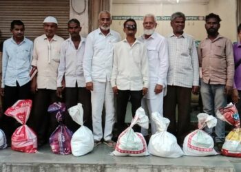 दिव्यांग साधना संघ परिवारास मुस्लिम मन्यार बिरादरीतर्फे दिवाळी शिधा वाटप