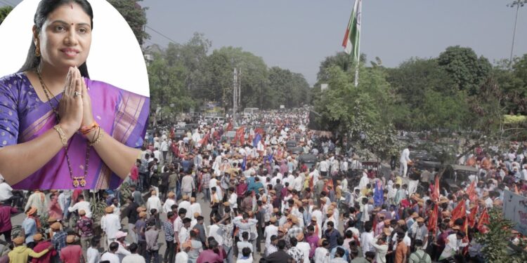 धनत्रयोदशीच्या मुहूर्तावर शक्ती प्रदर्शन करीत माजी महापौर जयश्री महाजन यांनी उमेदवारी अर्ज केला दाखल
