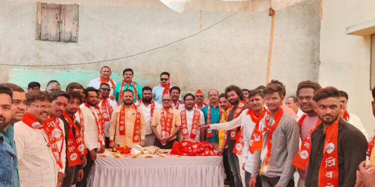 धरणगाव येथील शेकडो कार्यकर्त्यांचा शिवबंधन बांधुन शिवसेनेत प्रवेश…