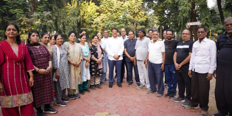 आ. राजूमामांचा “मॉर्निंग वॉक” प्रचार, नागरिकांचा उत्स्फूर्त प्रतिसाद