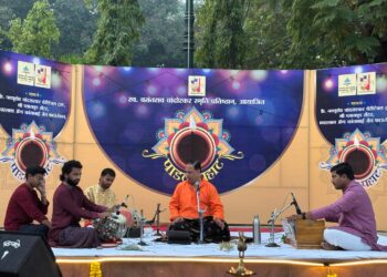 पाडवा पहाट” या मैफिलीत सुरांची अतिशबाजी