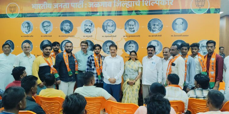 आ.राजूमामा भोळे यांच्या नेतृत्वावर विश्वास ठेवून सुप्रीम कॉलनीतील शेकडो तरुणांचा भारतीय जनता पक्षात प्रवेश