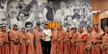 स्वस्तिक भजनी मंडळ परिवारातर्फे आ. राजूमामा भोळे यांना पाठिंबा