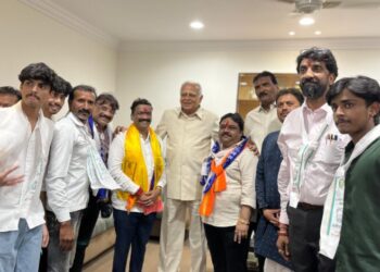 डॉ.अश्विन सोनवणे यांनी घेतला माजी मंत्री सुरेशदादा जैन यांचा आशीर्वाद
