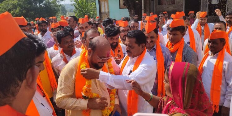 गावा – गावात गुलाबभाऊंच्या भगव्या वादळाची तुफान लाट;१२ दिवसांत १२१ गावांत शिवसेनेच्या धनुष्याचा डोर- टू – डोर जयघोष