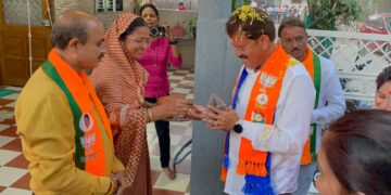 लाडक्या भाचींचा हट्ट पुरविताना राजूमामांची दमछाक, प्रचारात घेतला वेग