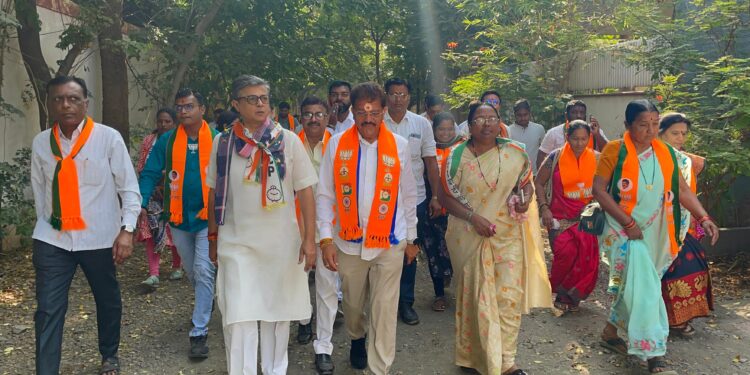 आ. राजूमामा भोळे यांचे गणपती नगर, रामेश्वर कॉलनी भागात ठिकठिकाणी जल्लोषात स्वागत