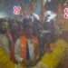 चाहत्यांचे निस्सीम प्रेम, आ. राजूमामांना चक्क जेसीबीने घातला भव्य पुष्पहार अन् केली पुष्पवृष्टी..!