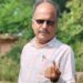 जिल्हा उद्योग केंद्राचे उद्योग अधिकारी राजेंद्र डोंगरे यांनी बजावला मतदानाचा हक्क