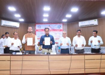 पशुधन ही ग्रामीण अर्थव्यवस्थेचा महत्वाचा घटक  त्यासाठी पशुगणनेचे सूक्ष्म नियोजन करा-जिल्हाधिकारी आयुष प्रसाद