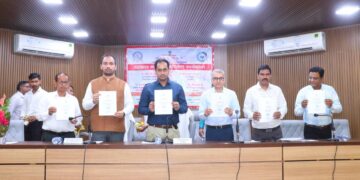 पशुधन ही ग्रामीण अर्थव्यवस्थेचा महत्वाचा घटक  त्यासाठी पशुगणनेचे सूक्ष्म नियोजन करा-जिल्हाधिकारी आयुष प्रसाद
