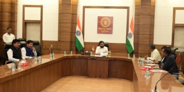 भारतरत्न डॉ.बाबासाहेब आंबेडकर यांच्या महापरिनिर्वाण दिनानिमित्त चैत्यभूमी येथील सोयी सुविधांचा मुख्यमंत्र्यांनी घेतला आढावा