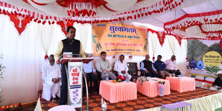 जमिनीला श्रीमंत करा, ती तुम्हाला श्रीमंत करीन – कृषिभूषण विश्वासराव पाटील जैन इरिगेशन व अंकूर सिडस् तर्फे तूर पीक परिसंवाद व शिवार फेरी