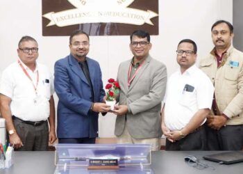 सहा.संचालक डॉ विवेकानंद गिरी यांची डॉ.उल्हास पाटील वैद्यकिय महाविद्यालय व रूग्णालयास भेट