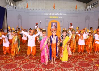 प.वि.पाटील विद्यालयात स्नेहसंमेलनातून लोककलेचा जागर