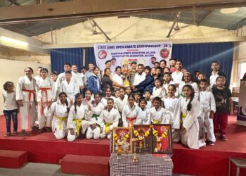 स्वामी विवेकानंद व हिंदु हृदय सम्राट बाळासाहेब ठाकरे यांच्या जयंतीनिमित्त राज्यस्तरीय खुल्या कराटे स्पर्धा संपन्न