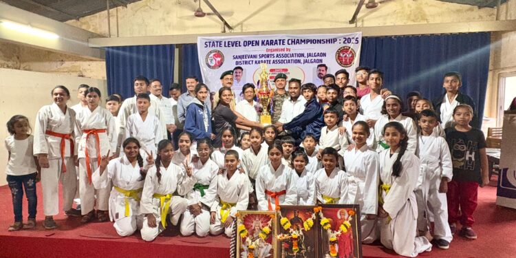 स्वामी विवेकानंद व हिंदु हृदय सम्राट बाळासाहेब ठाकरे यांच्या जयंतीनिमित्त राज्यस्तरीय खुल्या कराटे स्पर्धा संपन्न