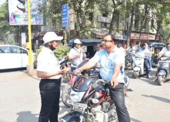 नेहरू युवा केंद्र जलगांव एवं सामाजिक शास्त्र विभाग क.बी.चौ. उ. म.वि. जलगांव द्वारा सड़क सुरक्षा जागरूकता अभियान का आयोजन
