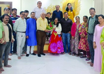 प्रा. वंदना महाजन यांना डॉक्टरेट, चॅम्पस परीवारातर्फे सत्कार