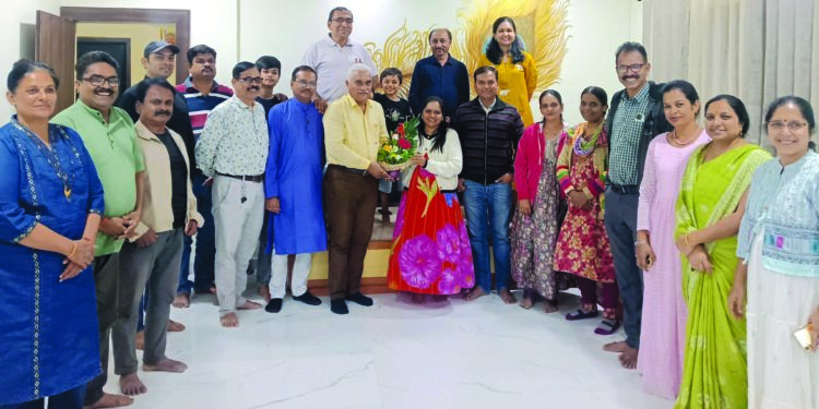 प्रा. वंदना महाजन यांना डॉक्टरेट, चॅम्पस परीवारातर्फे सत्कार