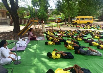 सरस्वती प्राथमिक व माध्यमिक विद्यालयात योग दिन संपन्न