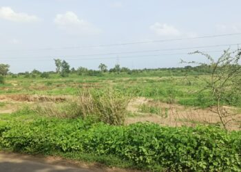 लोहारा येथे पावसाळ्यातही तीव्र पाणी टंचाई… आजही होतोय टँकरने गावाला पाणीपुरवठा