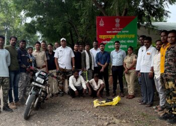 वन्यजीव शिकार प्रकरणी वनविभागाच्या धाडीत २ शिकारी ताब्यात