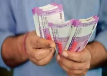 ज्येष्ठ नागरिकांना ७ हजार मानधन, ५ लाखांपर्यंत मोफत आरोग्य सेवा;नवीन विधेयक सादर