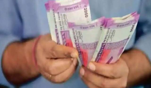 ज्येष्ठ नागरिकांना ७ हजार मानधन, ५ लाखांपर्यंत मोफत आरोग्य सेवा;नवीन विधेयक सादर