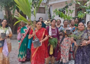 चिवास महिला मंडळाचे कण्वाश्रमात वृक्षारोपण 