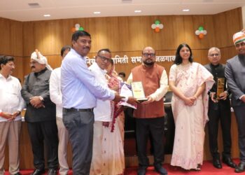 जलतारा योजनेत प्रथम क्रमांक मिळवणाऱ्या कासमपुरा ग्रामपंचायतीचा गौरव