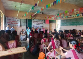 “मुलींच्या आरोग्यासाठी समाजकार्य विद्यार्थ्यांचा उपक्रम”