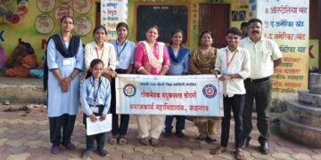 “महिलांच्या सामाजिक सुरक्षिततेसाठी कायदे आणि समुपदेशकाची भूमिका – समाजकार्य महाविद्यालय जळगावतर्फे धानोरा येथे व्याख्यान”