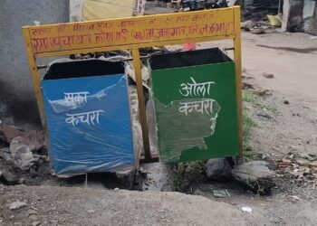 ॲड.अरुण चव्हाणांच्या RTI मुळे लोणवाडी ग्रामपंचायत ॲक्शन मोडवर; डस्टबिन खरेदीच्या खर्चावर प्रश्न विचारताच तीन दिवसांत काम पूर्ण!