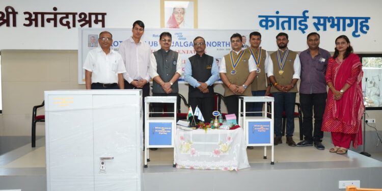 रोटरी क्लब जळगाव नॉर्थतर्फे मातोश्री आनंदाश्रमास उपयुक्त साहित्य भेट