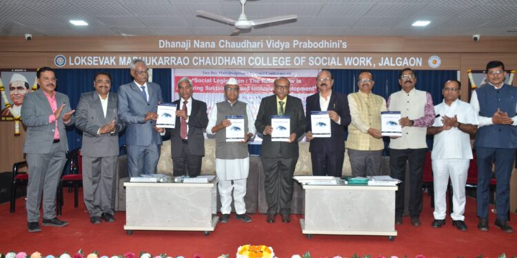 सामाजिक कायद्यामुळेच समाज नियंत्रीत आहे, – मा. न्यायमुर्ती सुनील शुक्रे